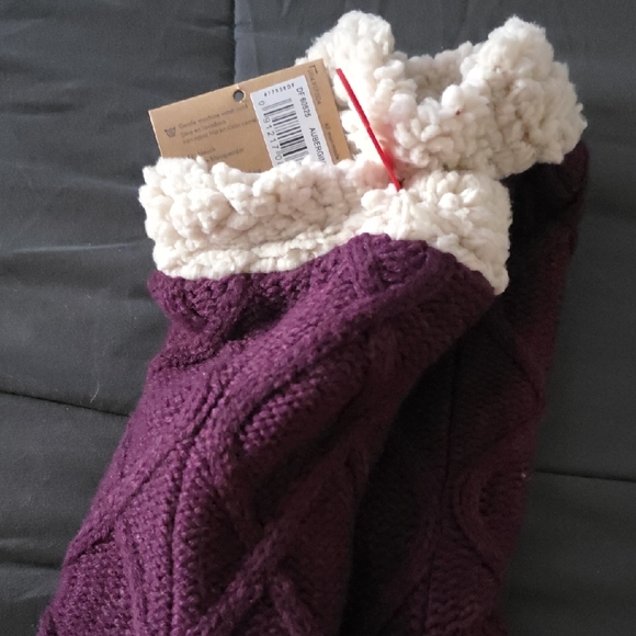 Dearfoams Plum Cable Knit Slipper Socks - Picture 5 of 7